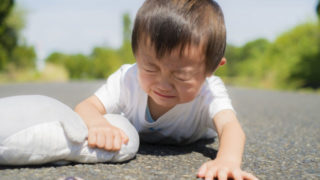 転んだり、ぶつけて歯が抜けてしまった時の対処法