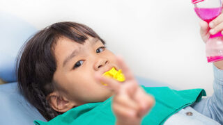 虫歯予防のためのフッ化物応用　ー概要および歯科医院でのフッ素歯面塗布についてー